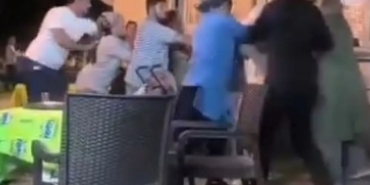 Gölcük Sahili’nde Gerilim Kadınlar Arasında Yaşanan Kavga Kameraya Yansıdı