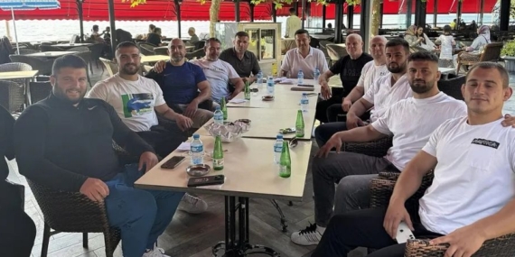 İş İnsanı Yasin Özkaplan'dan Pehlivanlara Moral Yemeği