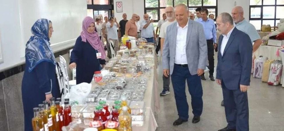 Karamürsel’de Düzenlenen Hayır Çarşısından Elde Edilen Gelir Filistinlilere Ulaştırılacak