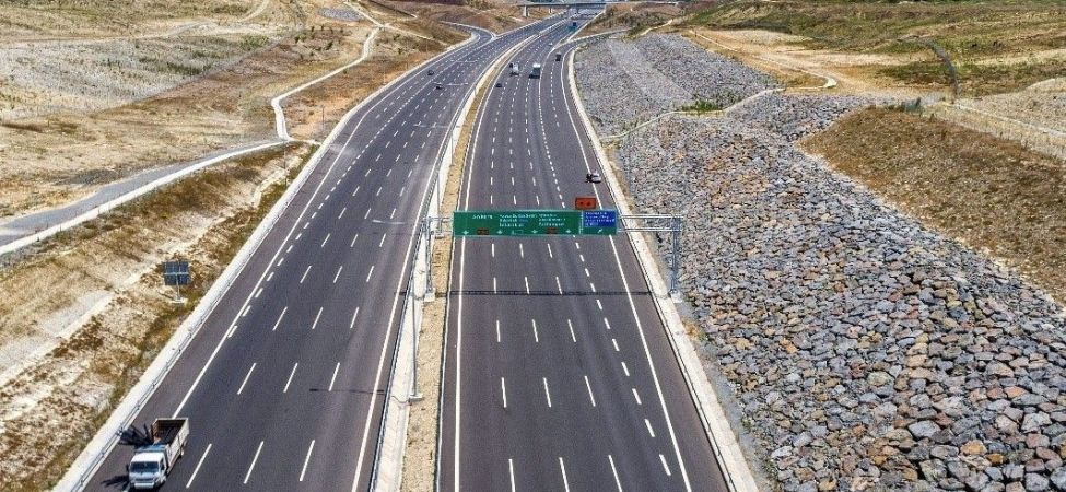 13 Yıl Sonra Güney Marmara Otoyolu İçin İlk Kazma Vuruldu