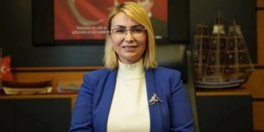 Altınova Belediye Başkanı Yasemin Fazlaca’dan Sürpriz Siyasi Karar AK Parti’ye Geçti