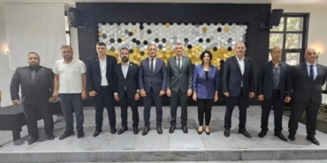 Gölcük Belediye Başkanı Ali Yıldırım Sezer, İlçedeki Siyasi Parti Temsilcileriyle İstişare Toplantısı Gerçekleştirdi