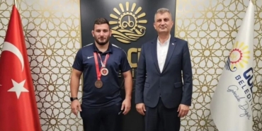 Gölcük’ün Gururu Abdulrefik Öner Artık Başpehlivan