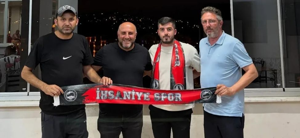 Ihsaniyespor Berat Kuyumcu ve Salih Ozdemiri Kadrosuna Katti İhsaniyespor, Berat Kuyumcu ve Salih Özdemir’i Kadrosuna Kattı