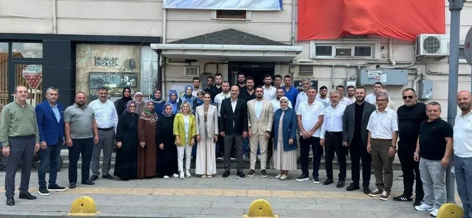 AK Parti’den Kocaeli Çıkarması İlçe İlçe, Sokak Sokak Vatandaşla Buluştular