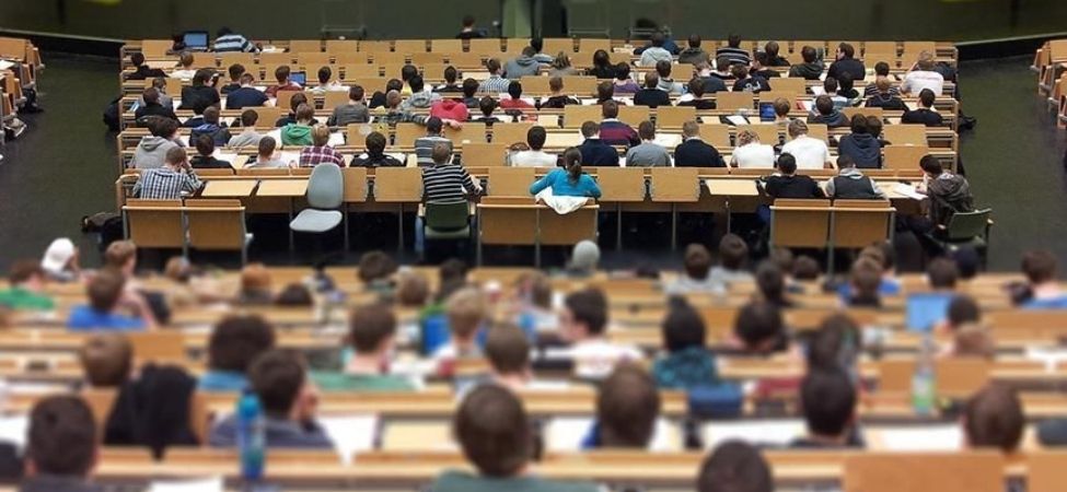 Türkiye'de Üniversite Okuma Oranı Rekor Kırdı Kadınlar Zirvede, Kocaeli Ortalama Üstü