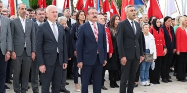 Karamürsel'de Cumhuriyet'in 102. Yıl Coşkusu Törenlerle Başladı