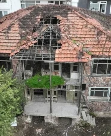Gölcük'teki Atıl Tarihi Yapı Hayat Buluyor Gençler İçin Kütüphane Olacak