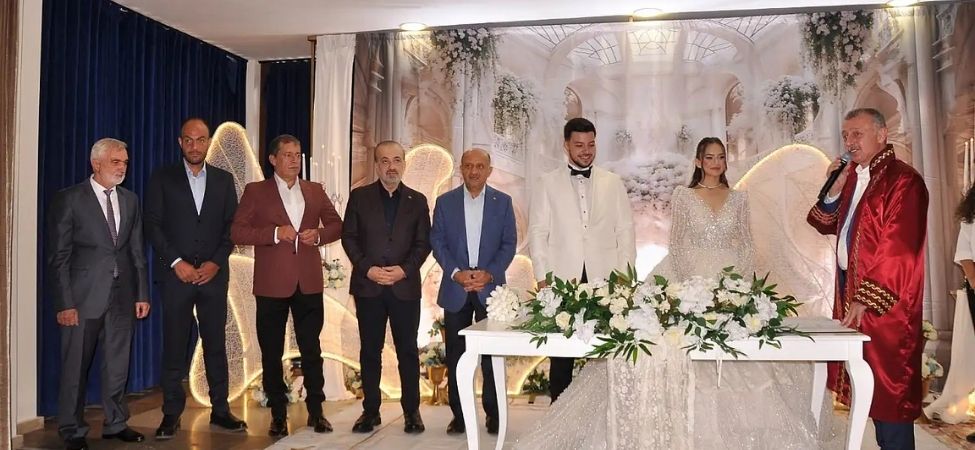 Siyaset ve Is Dunyasi Bu Dugunde Bulustu Sevval ve Muhsin Can Dunyaevine Girdi Siyaset ve İş Dünyası Bu Düğünde Buluştu Şevval ve Muhsin Can Dünyaevine Girdi