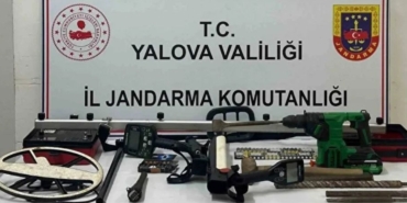 Altınova’da Gece Yarısı Baskını Jandarma Define Avcılarını Kıskıvrak Yakaladı