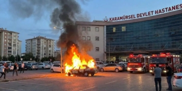 Karamürsel Devlet Hastanesi Otoparkında Korku Dolu Anlar Park Halindeki Araçta Çıkan Yangın Paniğe Yol Açtı