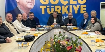 Karamürsel İlçe Yönetim Kurulu Toplandı Başkan Erdoğan, “Kapısını Çalmadığımız Hemşehrimiz Kalmayacak” Diyerek Yol Haritasını Açıkladı