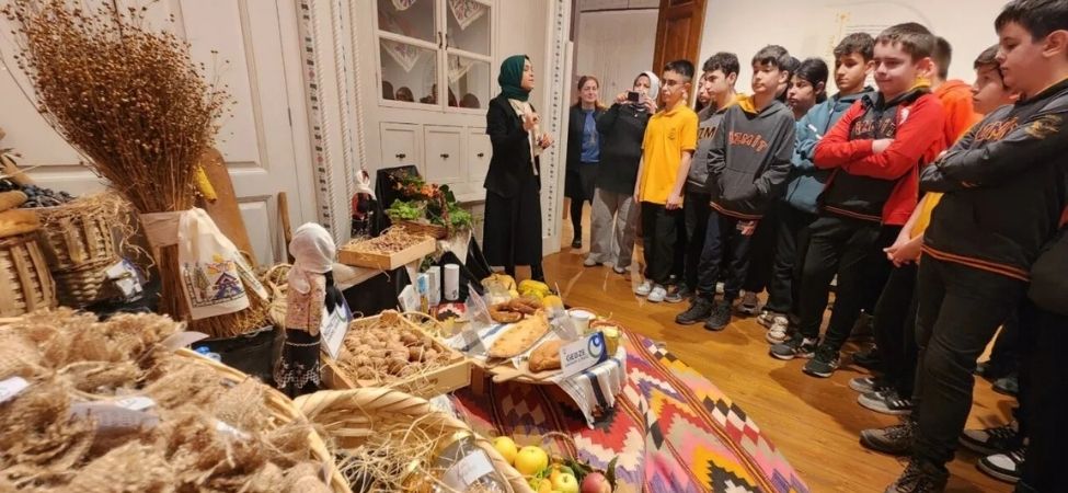 Kocaeli’nin Bereketli Toprakları Müzede Tanıtıldı Öğrenciler Yerli Malı Haftası'nda Ata Tohumlarıyla Tanıştı