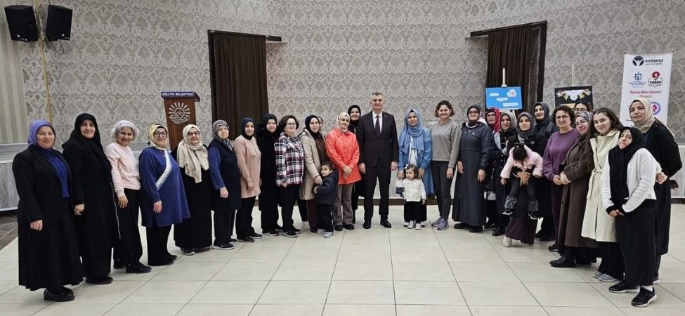 Sessiz Dunyamizi Renklendirelim Projesi Golcukte 32 Isitme Engelliyle Bulustu 1 Sessiz Dünyamızı Renklendirelim Projesi Gölcük'te 32 İşitme Engelliyle Buluştu