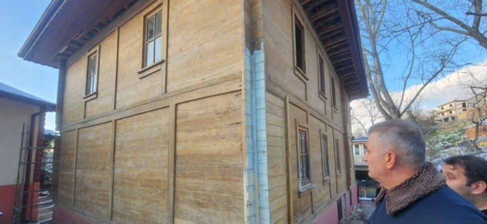 Tarihe Ahşap Dokunuş Gölcük’ün 1880 Yıllık Çivisiz Camisi Geleceğe Taşınıyor