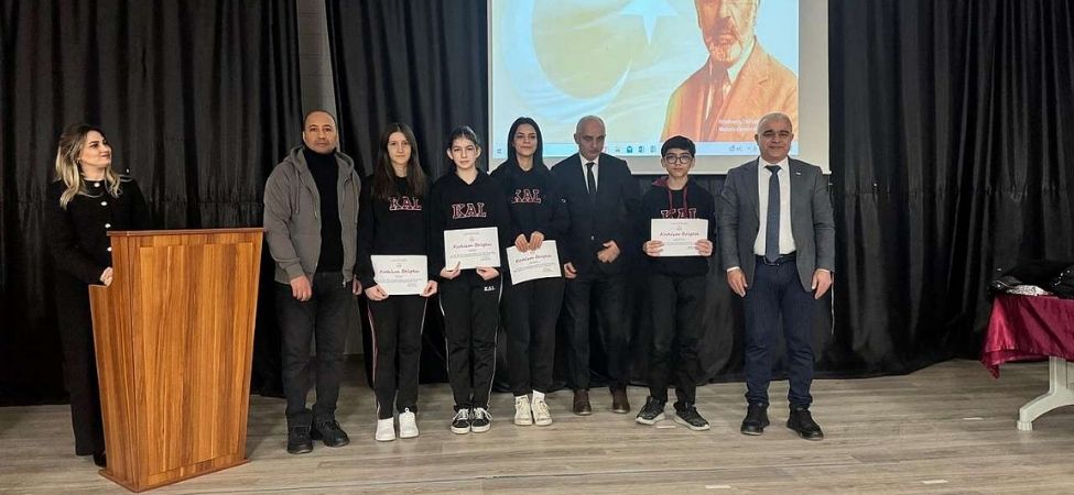 Karamurselde Liseliler Istiklal Ruhu Icin Yaristi Sampiyon Anadolu Lisesi Karamürsel’de Liseliler İstiklal Ruhu İçin Yarıştı Şampiyon Anadolu Lisesi!