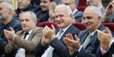 Başkan Çalık Kaymakam Hikmet Özbağçı Okulundaki Kütüphane Haftası Şenliğinde Öğrencilerin Heyecanına Ortak Oldu