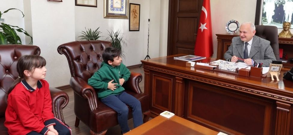 Karamursel Belediye Baskani Ahmet Calik Gazanfer Bilge Ortaokulunu Agirladi 1 Karamursel Belediye Baskani Ahmet Calik Gazanfer Bilge Ortaokulunu Agirladi 1