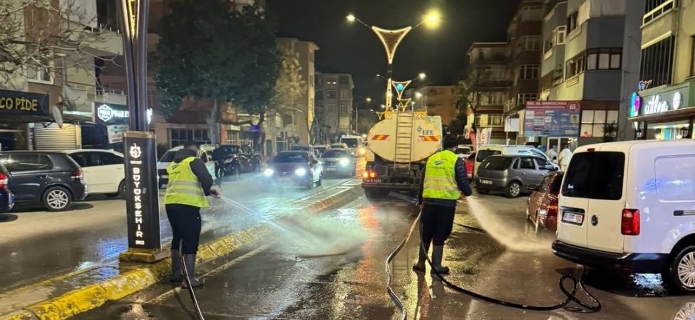 Karamürsel Belediyesi’nden Dev Temizlik Seferberliği Ekipler Gece Gündüz Sahada!