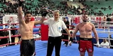 Kickboksta Barbaros Ege Aydın Fırtınası 86 Kiloda Rakiplerini Devirip Zirveye Çıktı!