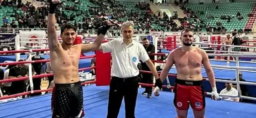 Kickboksta Barbaros Ege Aydın Fırtınası 86 Kiloda Rakiplerini Devirip Zirveye Çıktı!