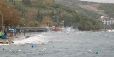 Meteoroloji’den Kocaeli ve Marmara’ya Turuncu Uyarı Çatı Uçması ve Ağaç Devrilmelerine Dikkat!