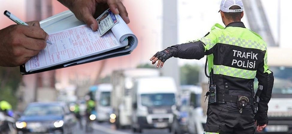 Trafikte Yeni Donem Direksiyon Basinda Telefon Kullanmanin ve Kemer Takmamanin Cezasi Agirlasti Trafikte Yeni Dönem Direksiyon Başında Telefon Kullanmanın ve Kemer Takmamanın Cezası Ağırlaştı