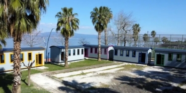 3-6 Yaş Arası Çocuklar İçin Tasarlanan 8 Vagonlu Eğlence Merkezi Kordon'da Yükseliyor