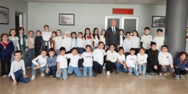 Başkan Çalık 23 Nisan Etkinlikleri Kapsamında Necdet Calp İlkokulu Öğrencilerini Ağırladı