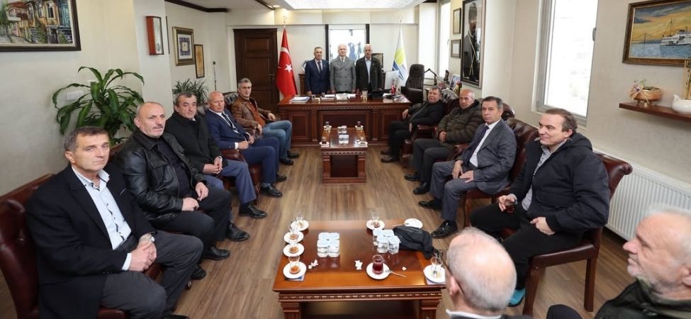 Baskan Calik Iznik Muhtarlar Dernegi Baskani ve Beraberindeki Heyetle Istisare Toplantisi Gerceklestirdi Başkan Çalık İznik Muhtarlar Derneği Başkanı ve Beraberindeki Heyetle İstişare Toplantısı Gerçekleştirdi