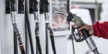 Bu Gece Yarısından İtibaren Motorine 7.65 TL, Benzine 2.29 TL Zam Geliyor