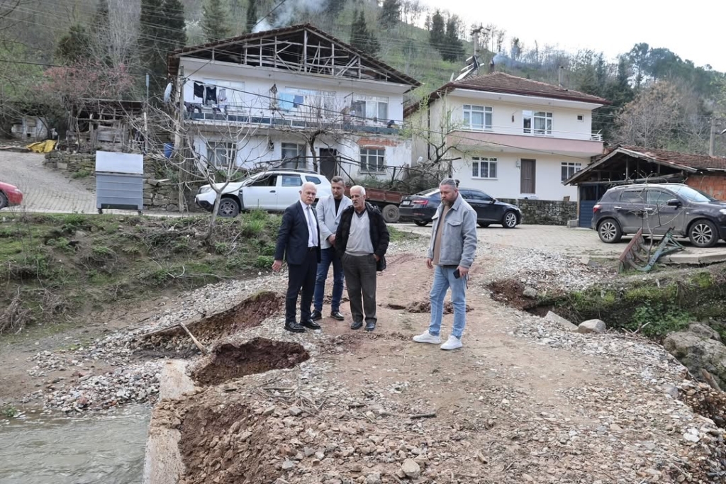 Ilcemizde yogun yagislar neticesinde meydana gelen su taskinligi ve heyelan risklerinin olustugu 7 Ilcemizde yogun yagislar neticesinde meydana gelen su taskinligi ve heyelan risklerinin olustugu 7