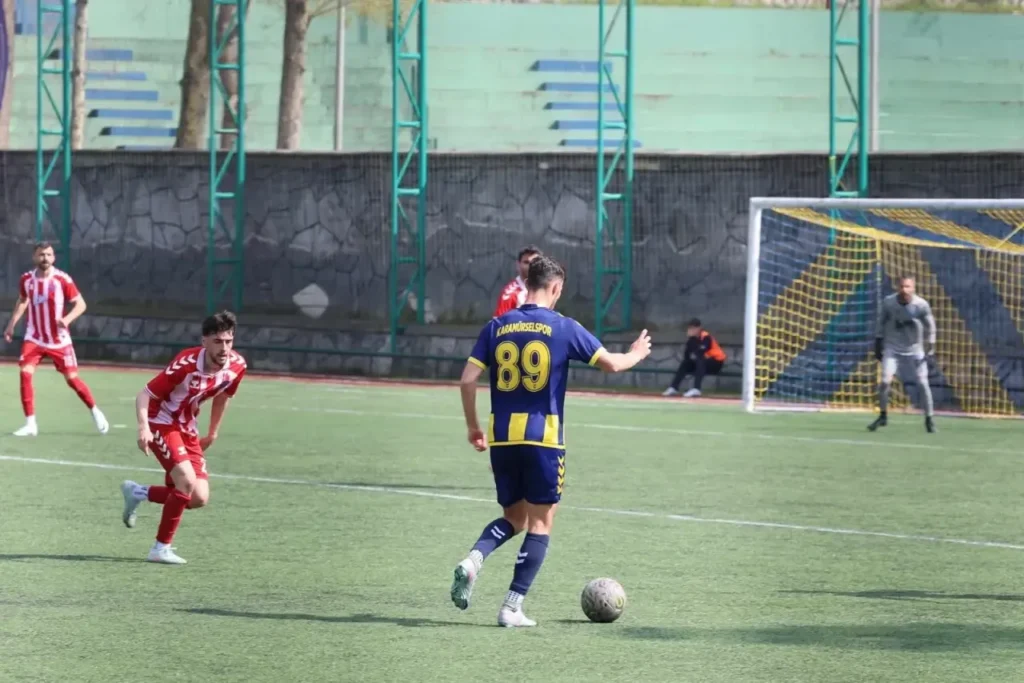 Ilk Yarisi Golsuz Biten Karsilasmada Karamurselspor Sahadan 3 Puanla Ayrilarak Ucunculugunu Korudu 3 Ilk Yarisi Golsuz Biten Karsilasmada Karamurselspor Sahadan 3 Puanla Ayrilarak Ucunculugunu Korudu 3