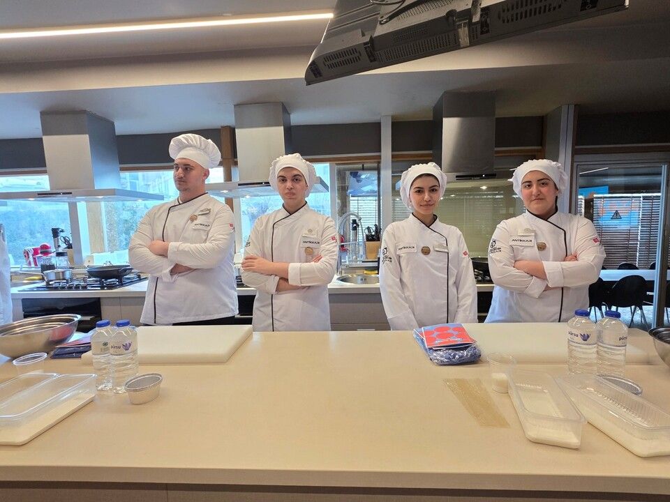Juri Ozel Odullu Karamurselli Genc Sefler Danilo Zanna Ile Mutfakta Bulustu 4 Juri Ozel Odullu Karamurselli Genc Sefler Danilo Zanna Ile Mutfakta Bulustu 4