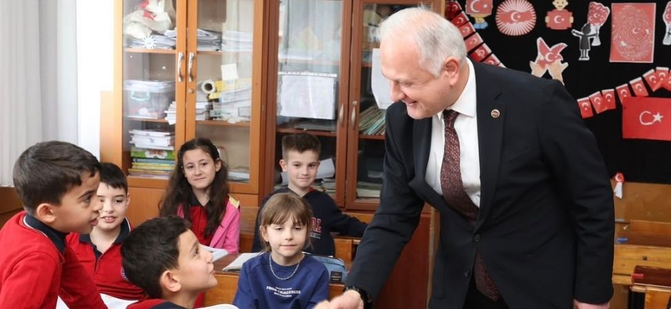 Karamursel Belediye Baskani Ahmet Calik Ogrencilerle Yerel Yonetimleri Konustu Her Zaman Yaninizdayiz Karamürsel Belediye Başkanı Ahmet Çalık Öğrencilerle Yerel Yönetimleri Konuştu Her Zaman Yanınızdayız!