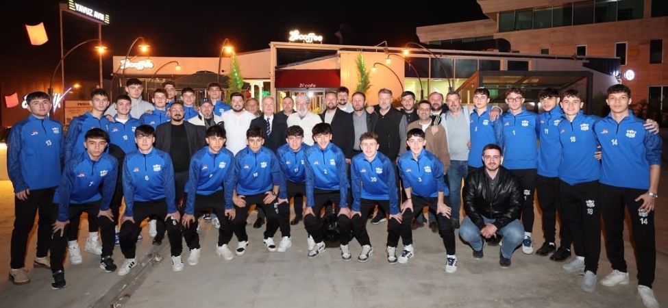 Karamürsel İdman Yurdu U17 Takımını Kritik Maç Öncesi Ahmet Çalık Yalnız Bırakmadı
