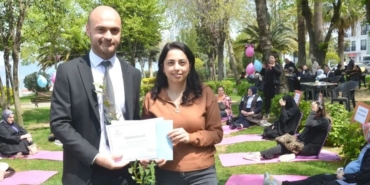 Karamürsel'in Başarılı Hekimi Dr. Nazan Akgün Koruk'a İlçe Sağlık Müdürlüğü'nden Teşekkür Belgesi