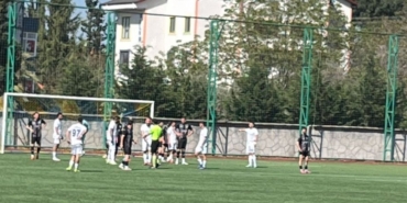 Karamürselspor Son Dakika Golüyle Kazanırken Kalecimiz Mehmet Öztürk Hastanelik Oldu