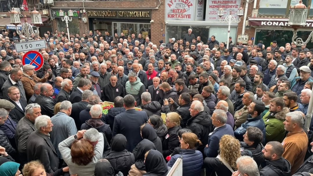 Kocaeli Milletvekilimiz Harun Ozgur Yildizlinin kiymetli yegeni Dogukan kardesimizi ebediyete u 2 Kocaeli Milletvekilimiz Harun Ozgur Yildizlinin kiymetli yegeni Dogukan kardesimizi ebediyete u 2
