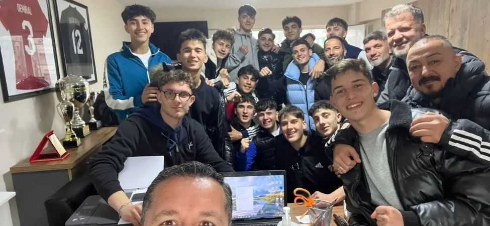 U17 Gelişim Ligi'nde Kullar 1975 Spor Şampiyonluğa Ulaşırken, Temsilcimiz Karamürsel İY Derbiyi Kazanarak Play-Off Vizesi Aldı