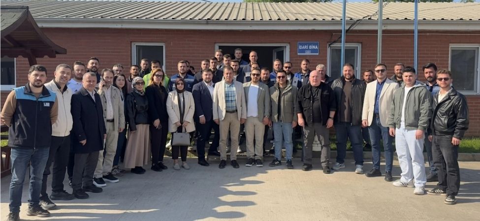 AK Parti Karamürsel Teşkilatı 1 Mayıs Emek ve Dayanışma Günü'nde İSU Personeliyle Bir Araya Geldi