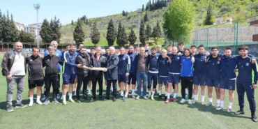 Bölgesel Amatör Lig'de Normal Sezon Sona Ererken Karamürselspor Kritik Deplasmanda Sahaya Çıkıyor