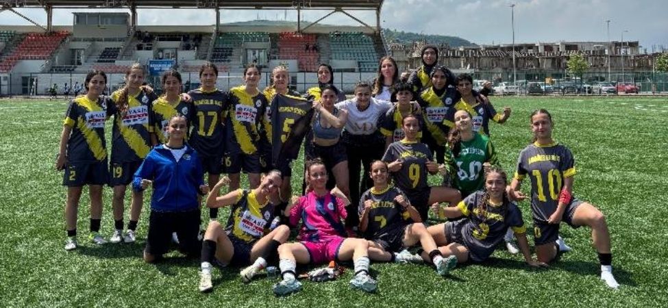 Karamürsel Belediye Spor Kadın Futbol Takımı Deplasmanda Sakarya Ada Şeker'i 1-0 Devirdi