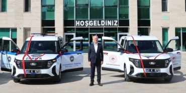 Karamürsel Belediyesi, Vatandaşa Daha Hızlı Hizmet Sunabilmek Amacıyla Doğrudan Satın Aldığı 4 Yeni Aracı Filosuna Kattı