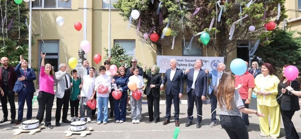 Karamürsel'de Engelliler Haftası Bando ve Pandomim Gösterileriyle Coşkuyla Kutlandı