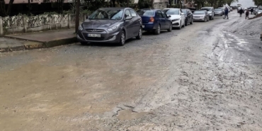 Karamürsel'de İSU'nun Bir Türlü Bitiremediği Altyapı Çalışmaları Yüzünden Tepkiler Belediyeye Yöneliyor