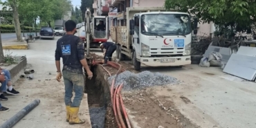 Karamürsel'de Kimin Yaptığı Belli Olmayan Önlemsiz Altyapı Kazıları Hayatı Felç Etti