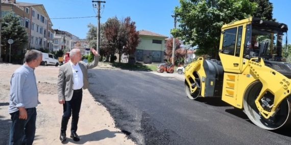 Başkan Ahmet Çalık Asfalt Ve Üstyapı Çalışmalarını Yerinde Takip Etti