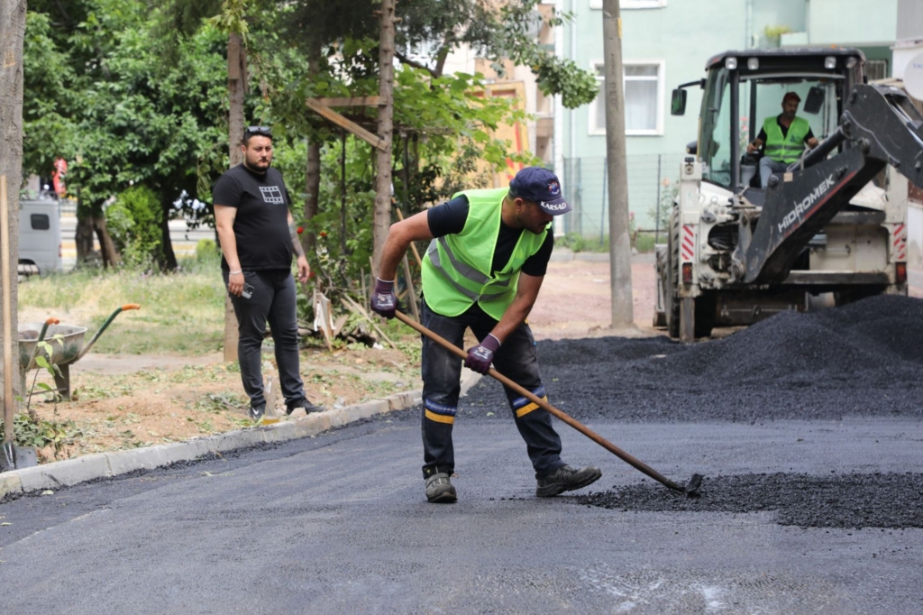 Karamursel Belediyesi Fen Isleri Ekipleri Ulasim Konforu Icin Sahada 1150. Sokak Asfaltlaniyor Karamursel Belediyesi Fen Isleri Ekipleri Ulasim Konforu Icin Sahada 1150. Sokak Asfaltlaniyor