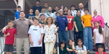 Karamürsel Halk Kütüphanesi Görevlileri, Ahmet Gazanfer Bilge İşitme Engelliler Okulundaki Öğrencilerle Anlamlı Bir Etkinlikte Bir Araya Geldi